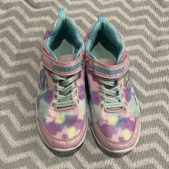 Girls Light Up Skechers - Picture 4 of 5